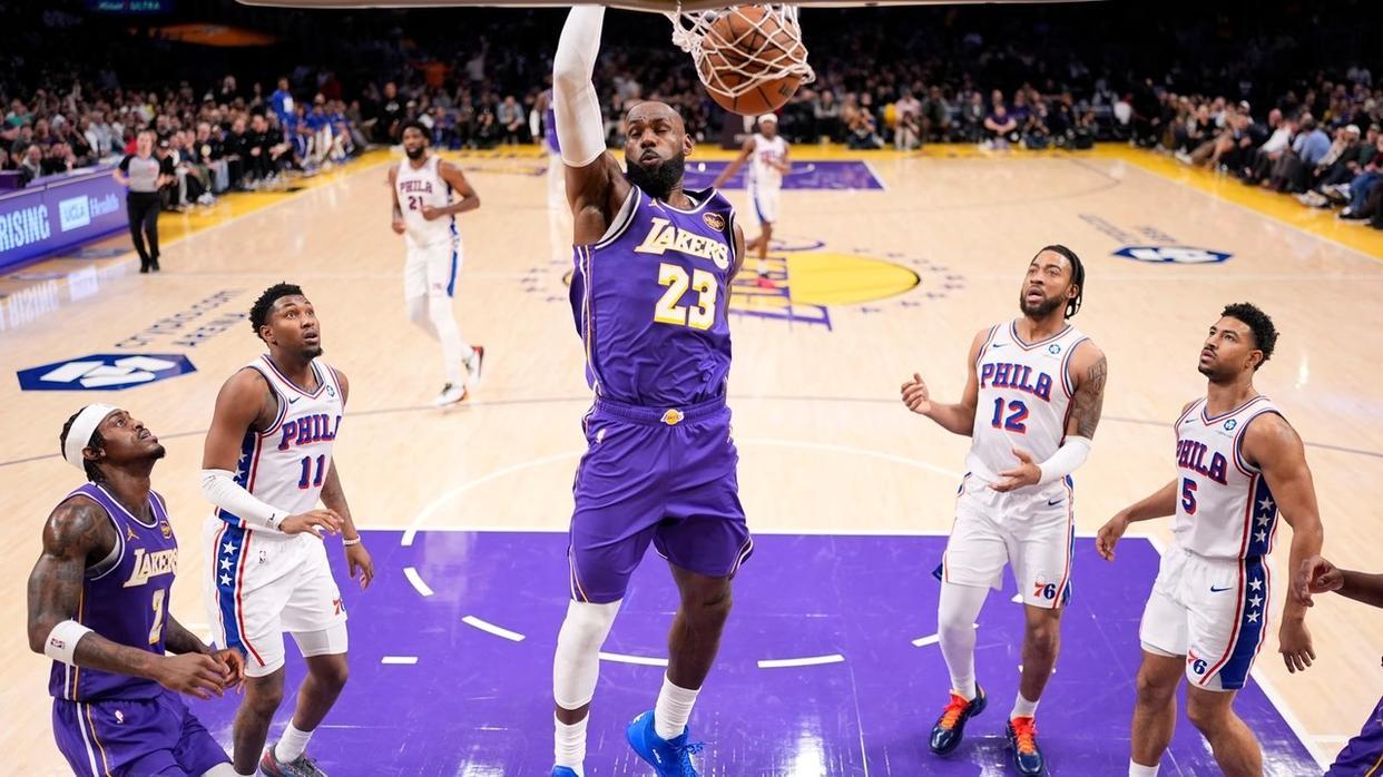 詹姆斯17+10创NBA历史第1神迹，湖人逆转76人！里夫斯35+6创纪录